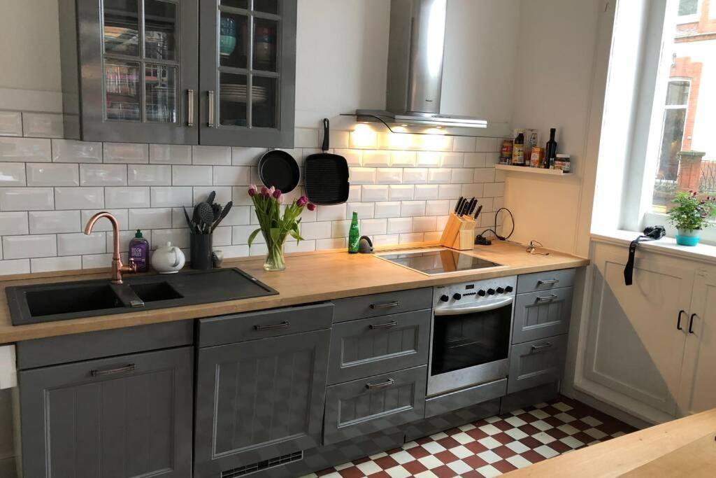 Grosszuegige 185M2-Altbauwohnung In Bestlage 7Zimmer-2Baeder-2Kuechen-2Wcs Hamburg Zewnętrze zdjęcie